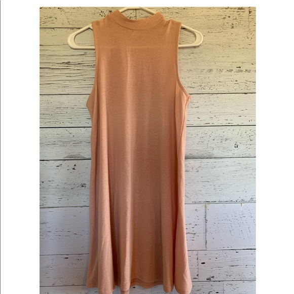 Dresses & Skirts - Sleeveless pink dress👗